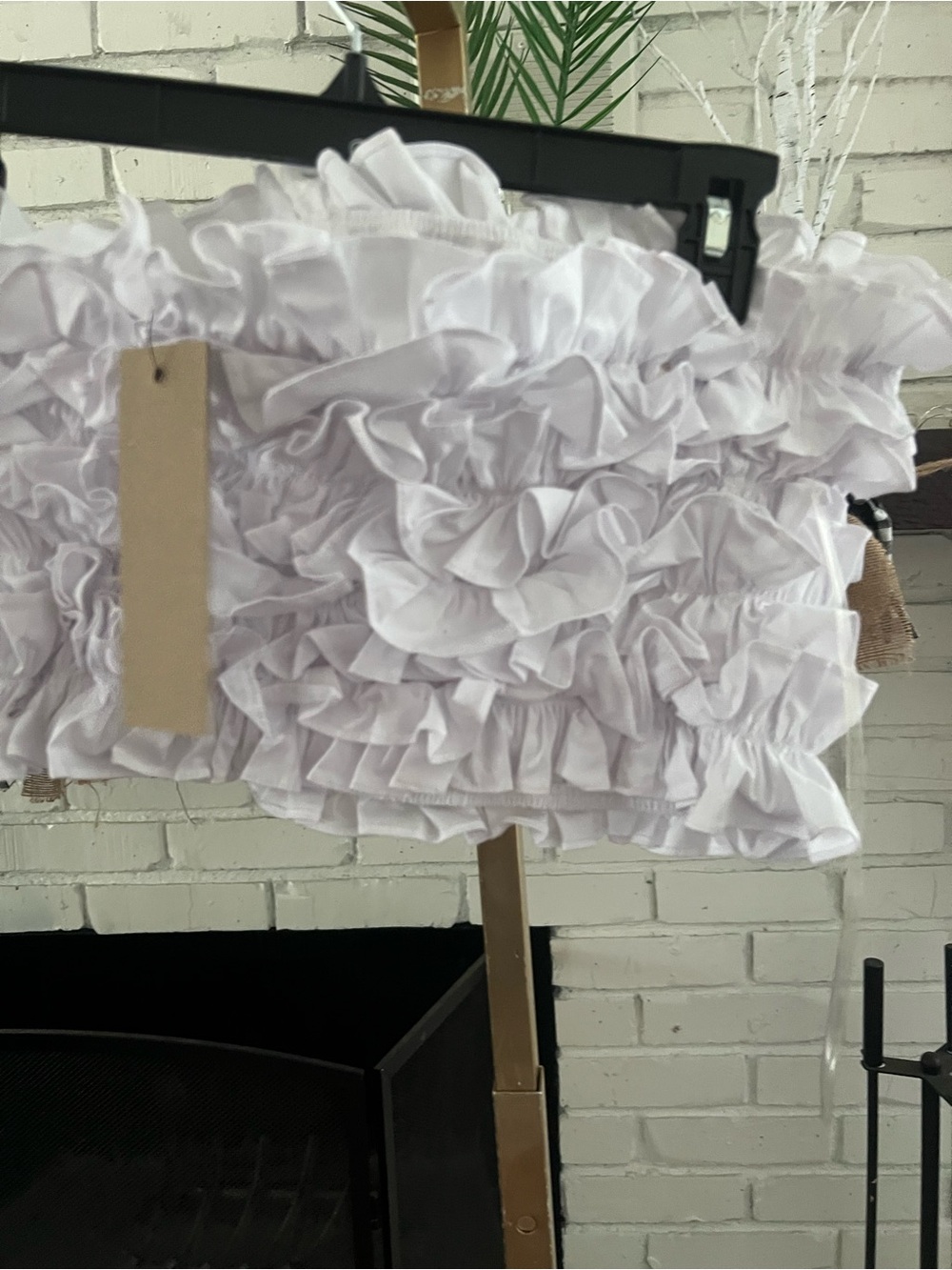 DO+BE white Ruffled crop top - Picture 2 of 4